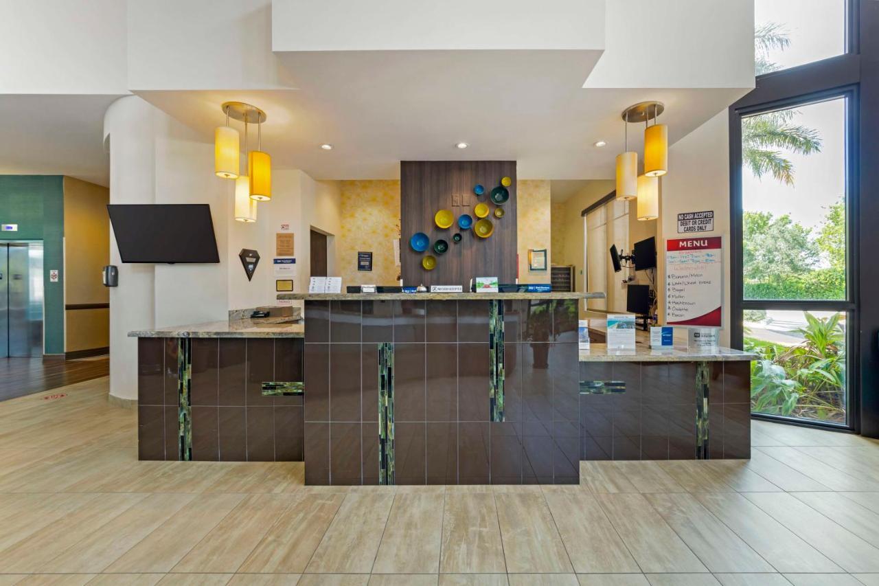 Best Western Plus Miami Executive Airport Hotel And Suites Country Walk Exteriör bild