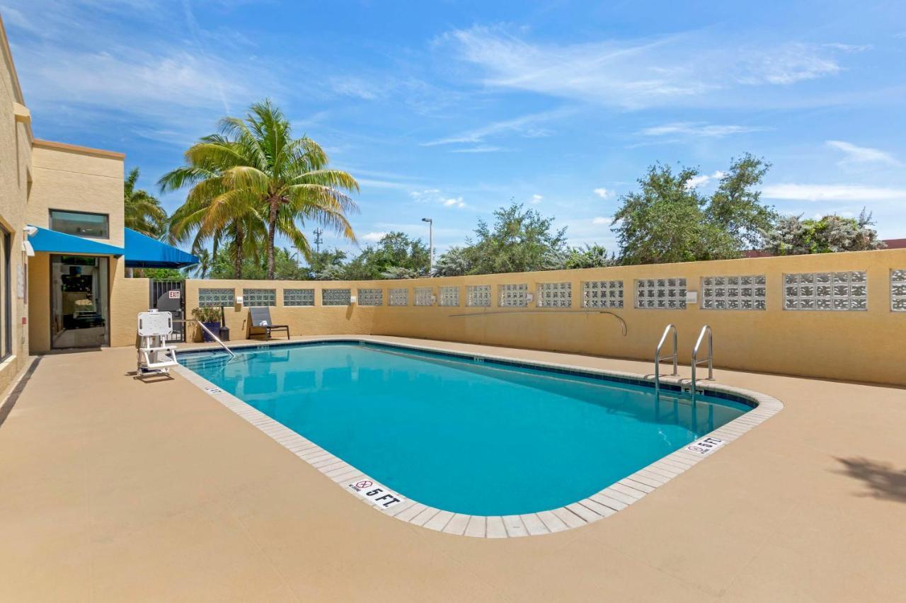 Best Western Plus Miami Executive Airport Hotel And Suites Country Walk Exteriör bild