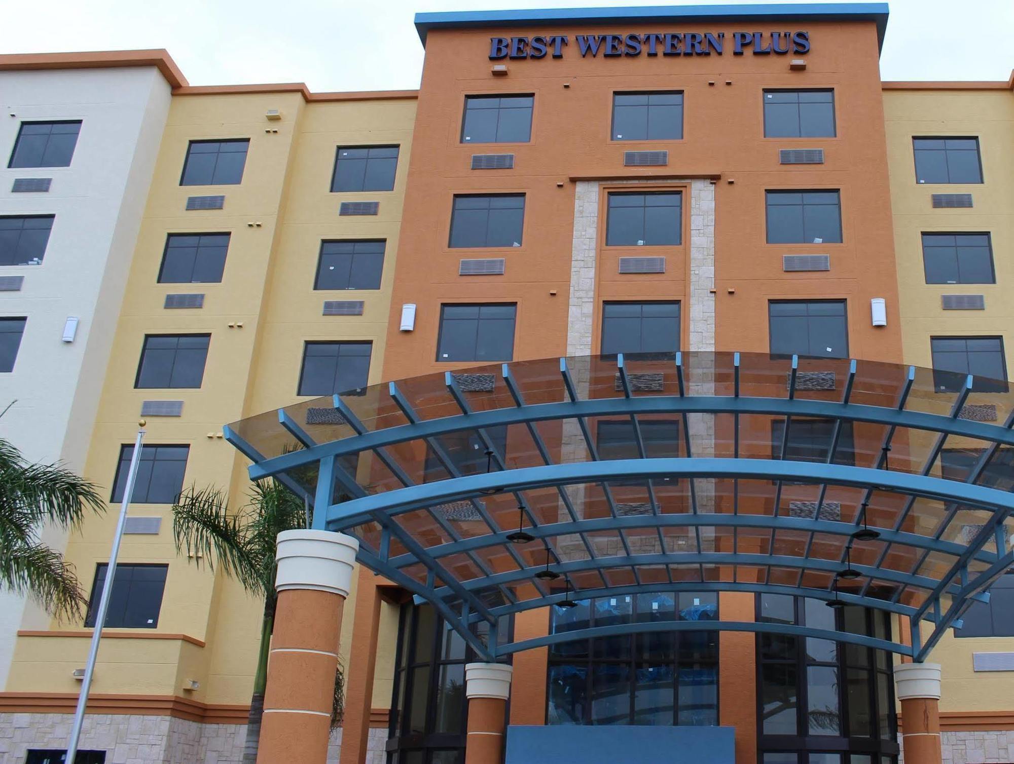 Best Western Plus Miami Executive Airport Hotel And Suites Country Walk Exteriör bild