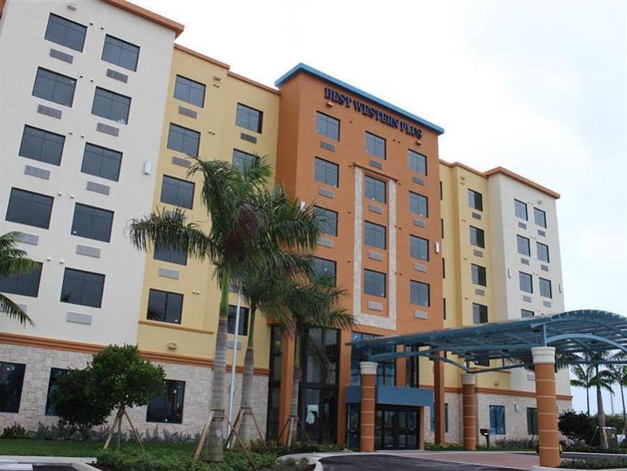 Best Western Plus Miami Executive Airport Hotel And Suites Country Walk Exteriör bild