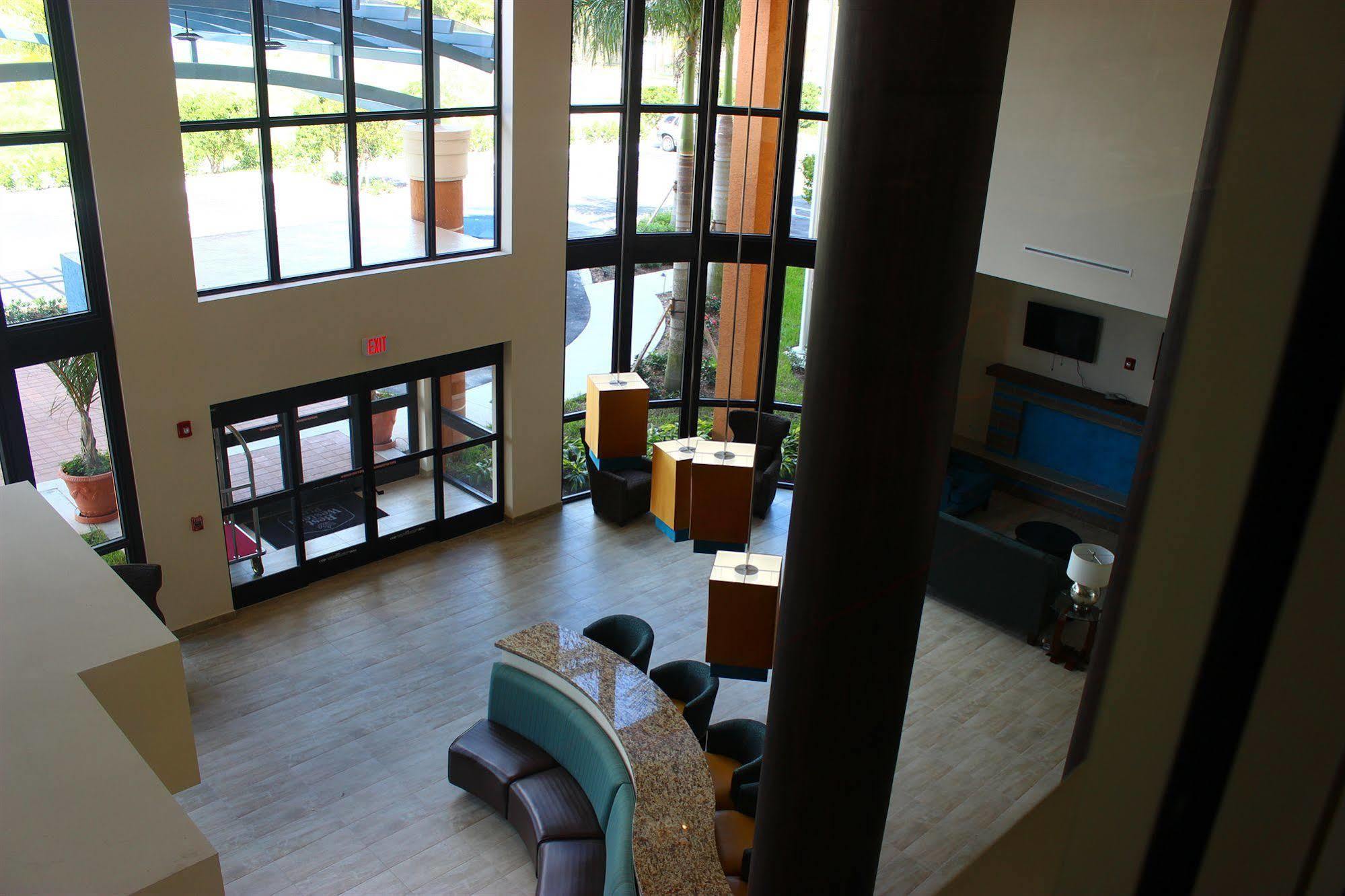 Best Western Plus Miami Executive Airport Hotel And Suites Country Walk Exteriör bild